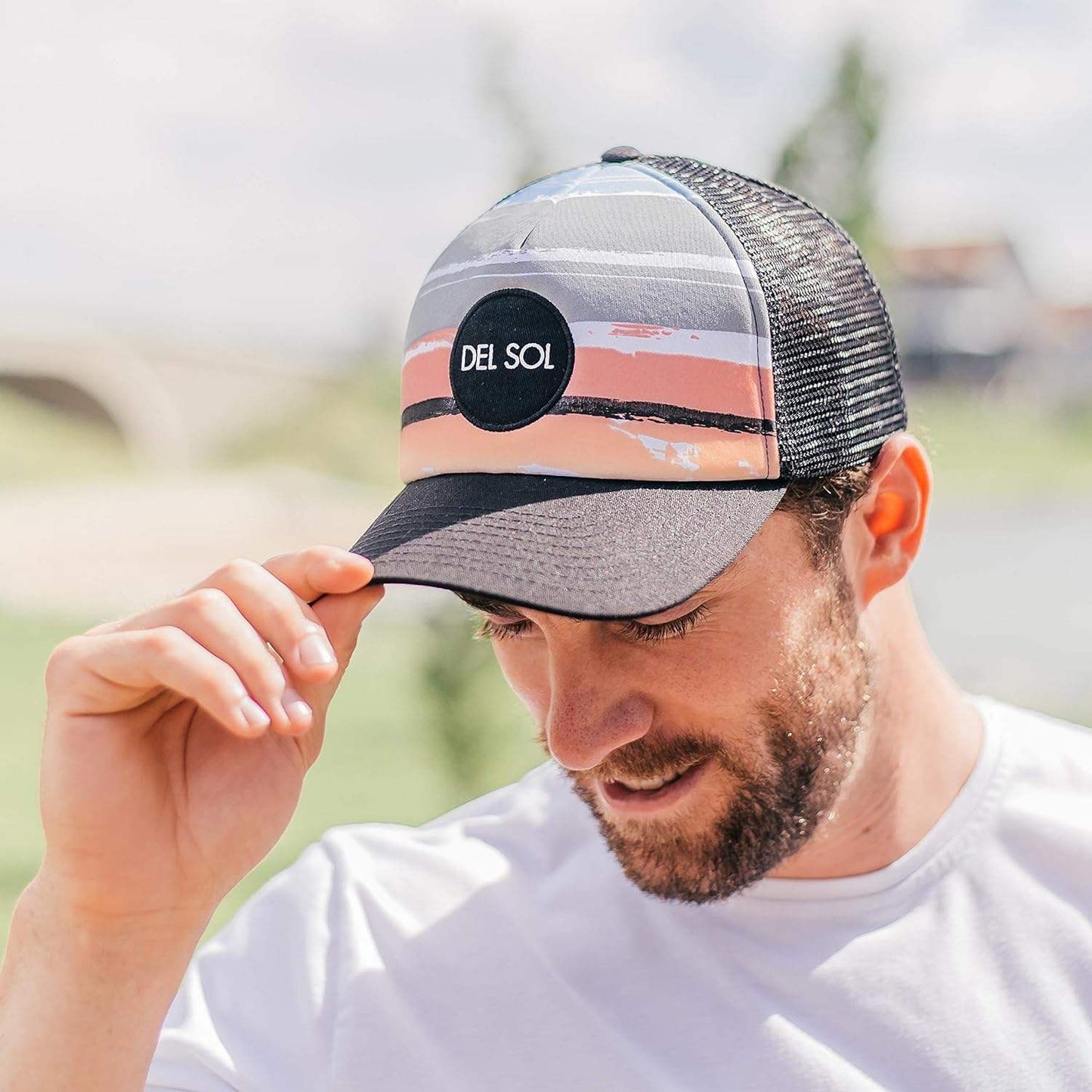 Color-Changing Trucker Hat - Sunny Rays by DelSol for Unisex - 1 Pc Hat