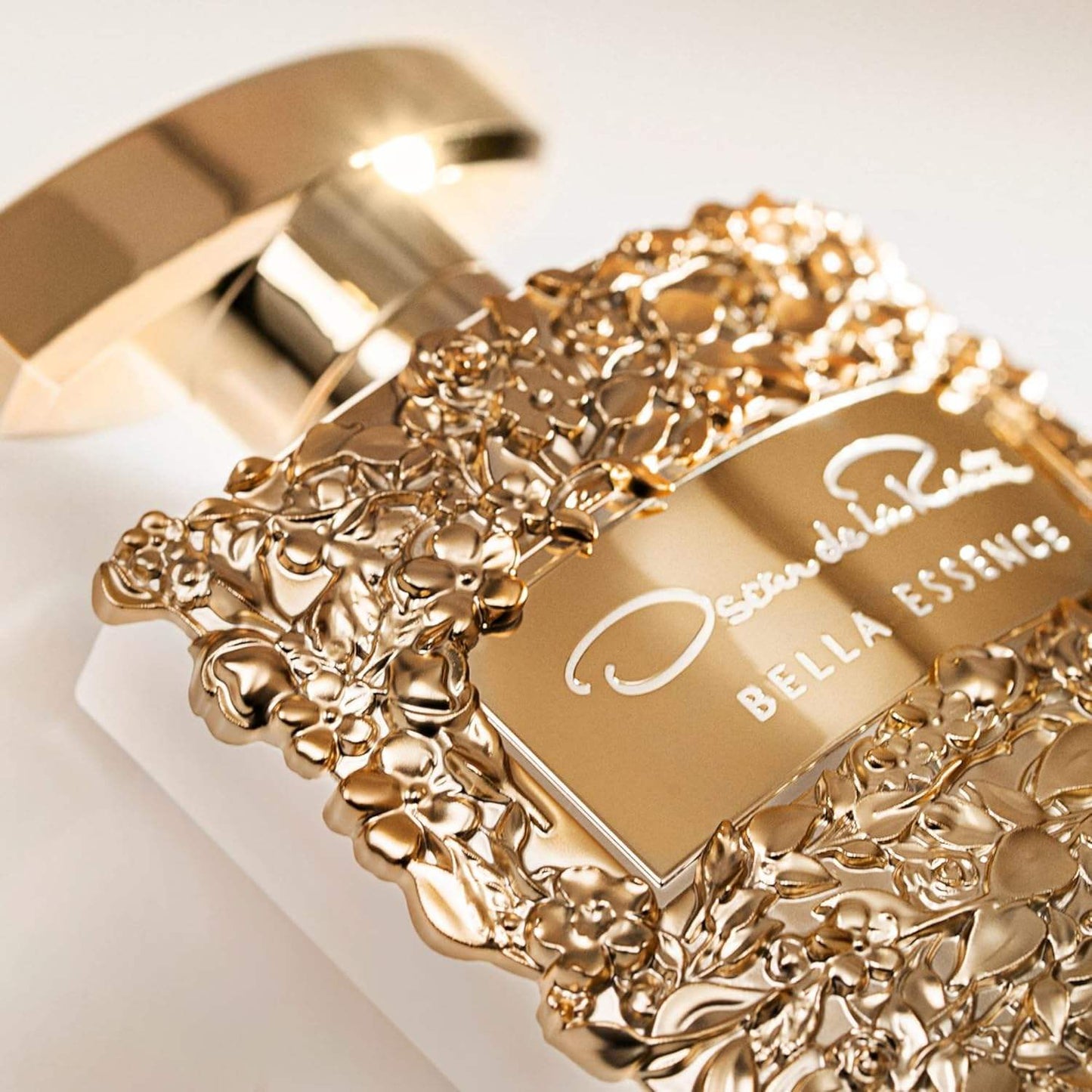 Bella Essence by Oscar de la Renta for Women - 3.4 oz EDP Spray