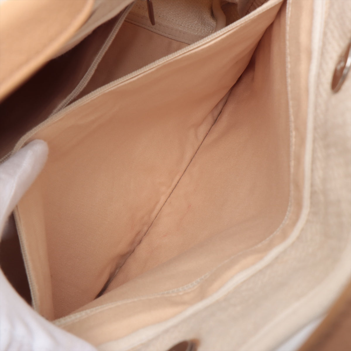 chanel-cc-logo-round-button-stud-earring-hot-pink