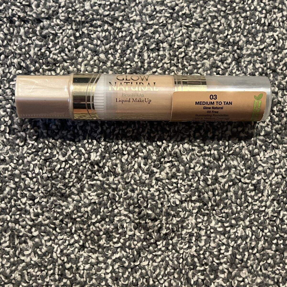 MILANI Glow Natural Brush-On Liquid Makeup
