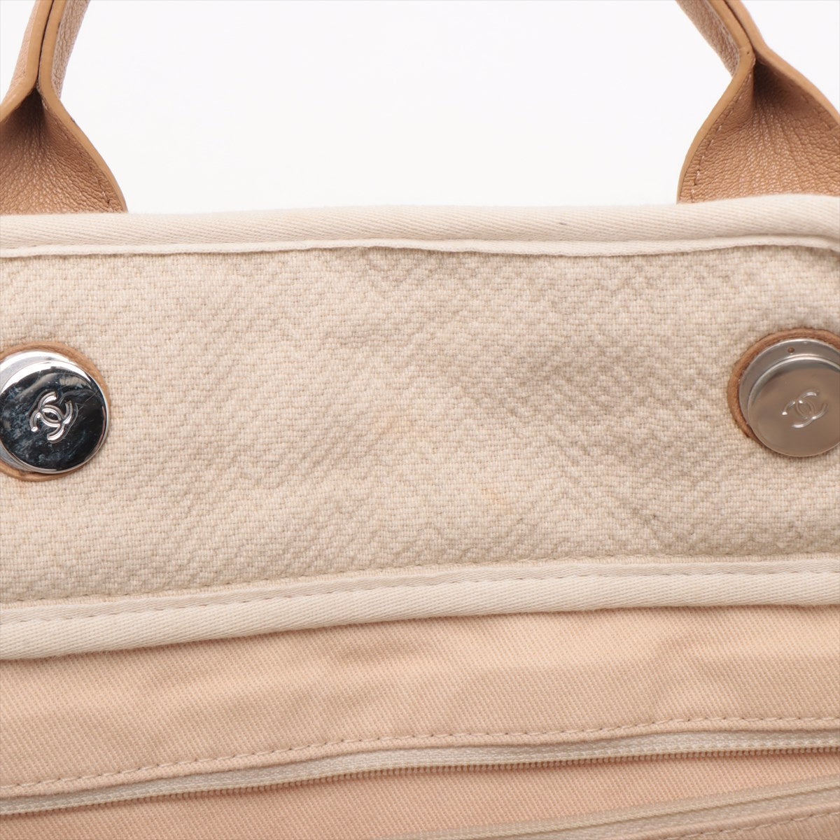 chanel-cc-logo-round-button-stud-earring-hot-pink