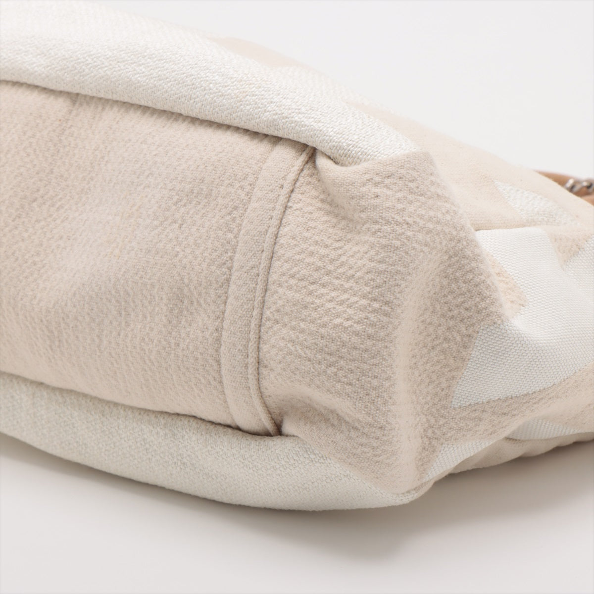 chanel-cc-logo-round-button-stud-earring-hot-pink