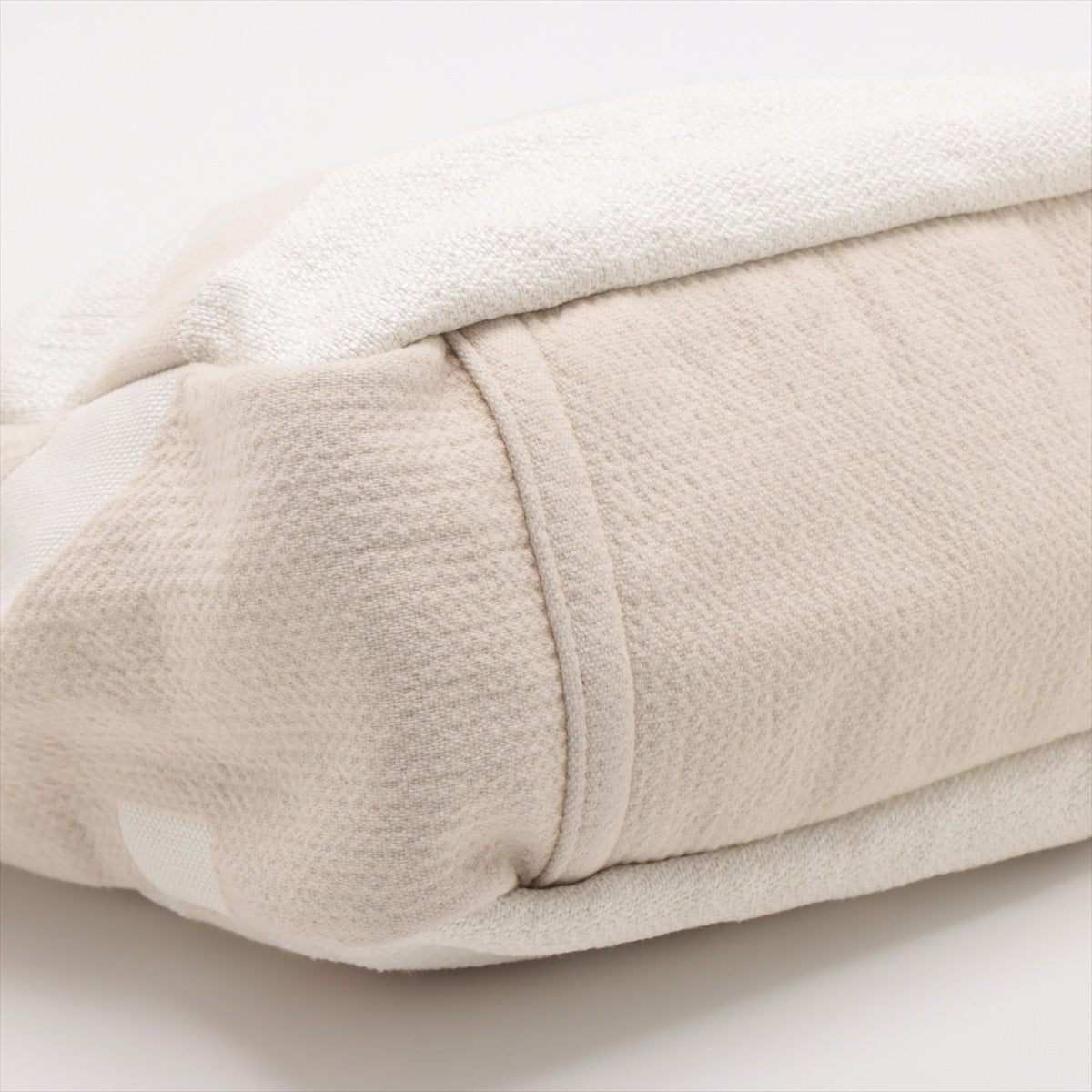 chanel-cc-logo-round-button-stud-earring-hot-pink