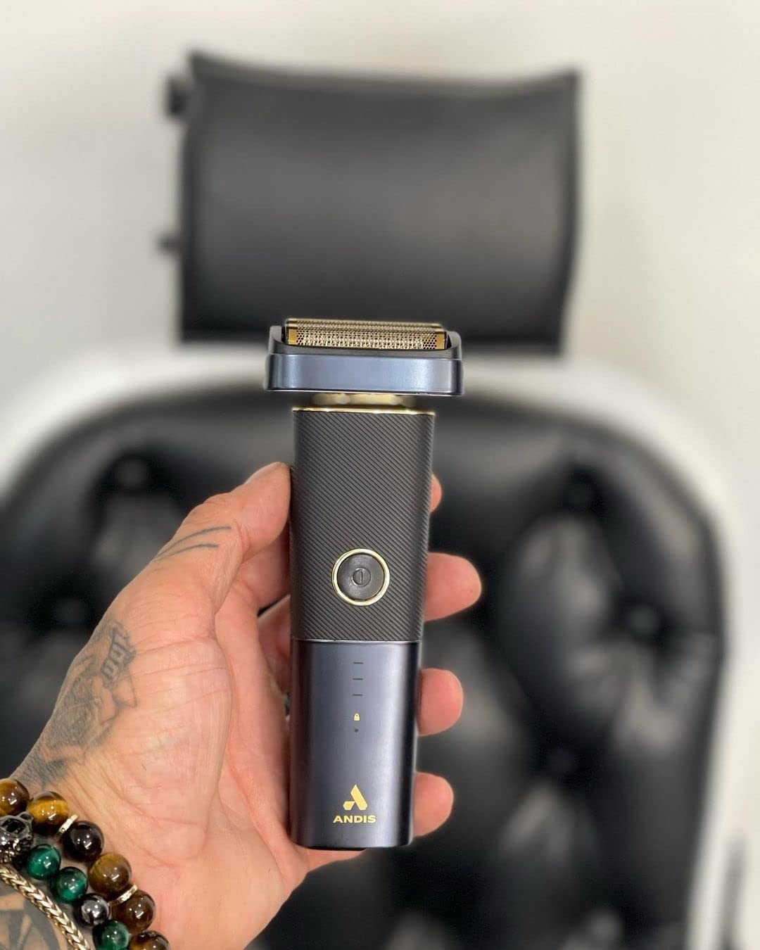 Andis reSURGE Shaver