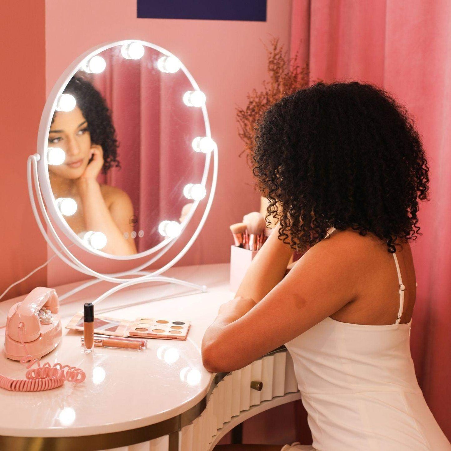 11 Bulb Round Vanity Mirror - Avalanche - BarberSets