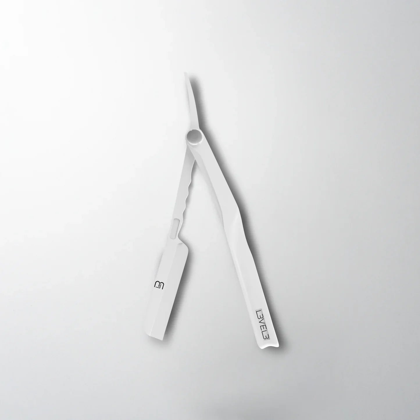 L3VEL3 Milly Clutch Razor - White