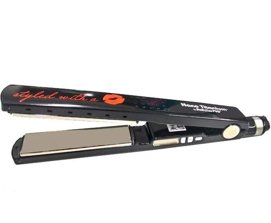 BaBylissPRO Prancha Nano Titanium Babyliss Pro By Roger Style With a Kiss 1 1/4